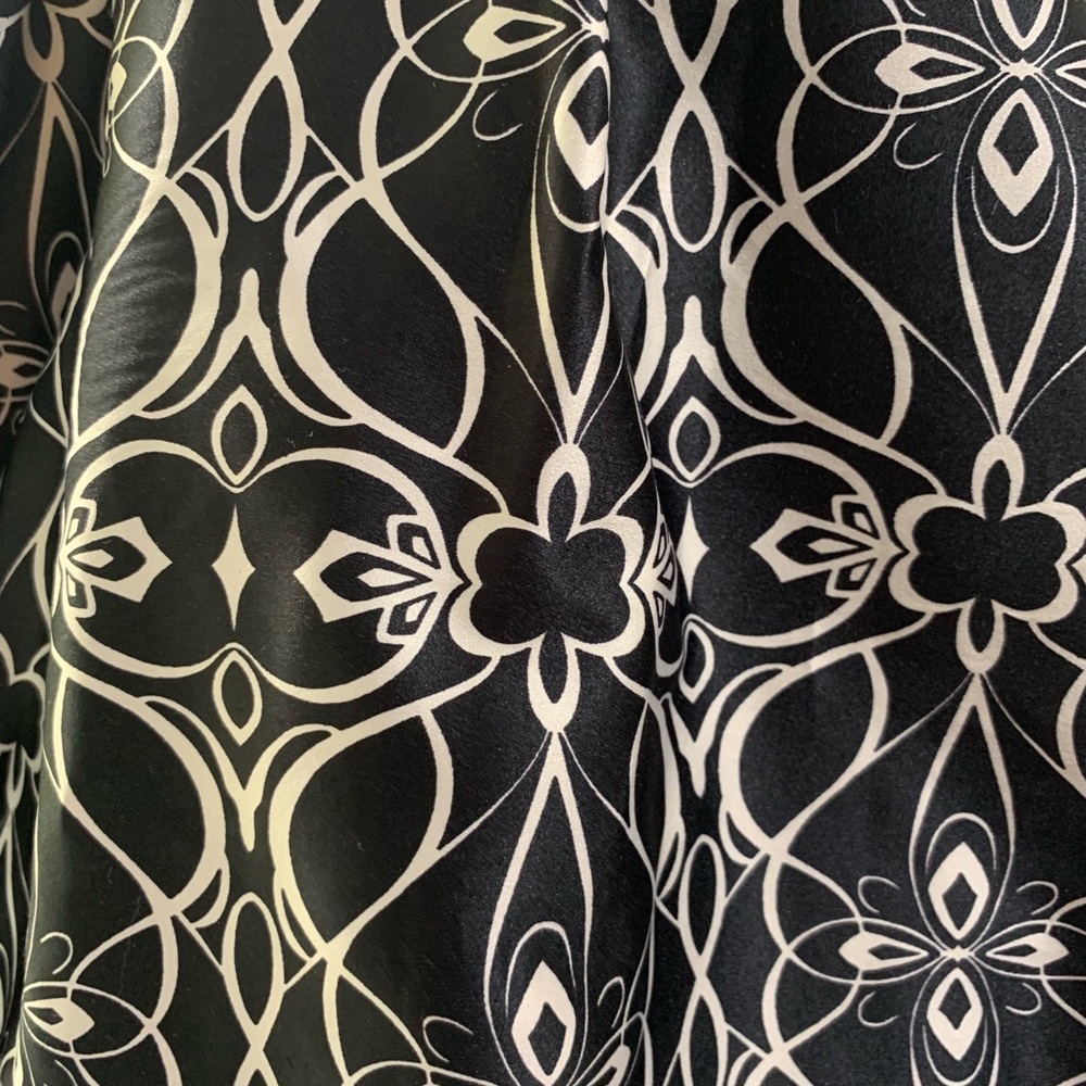 Black & cream/light tan geometric shape skirt flowy A-line size 8 - Picture 4 of 5